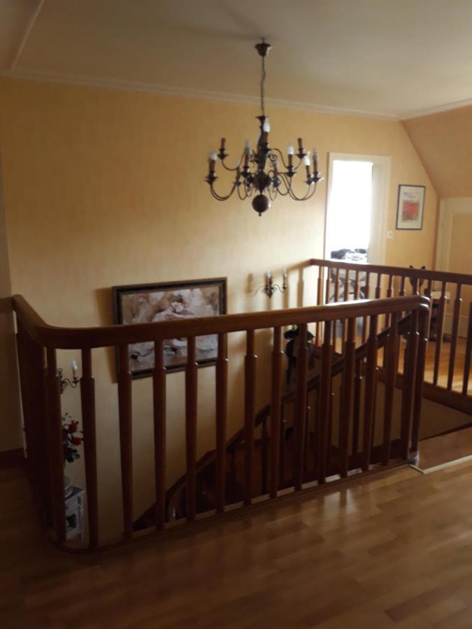 Chambre Dans Villa 高伊斯瑙 外观 照片